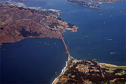 Le Golden Gate vu depuis un avion