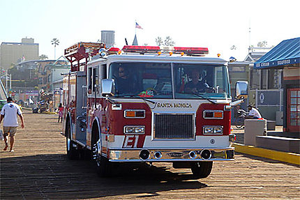 Pompiers sur le Pier de Santa Barbara