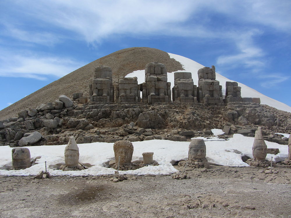 Nemrut Dagi à moitié enneigé