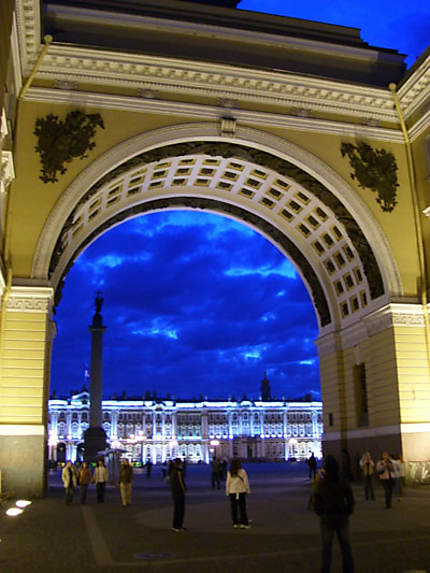 Musée de l'Ermitage la nuit