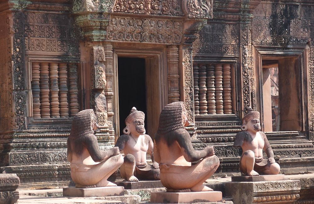 Groupe de statues au Bantay Samre