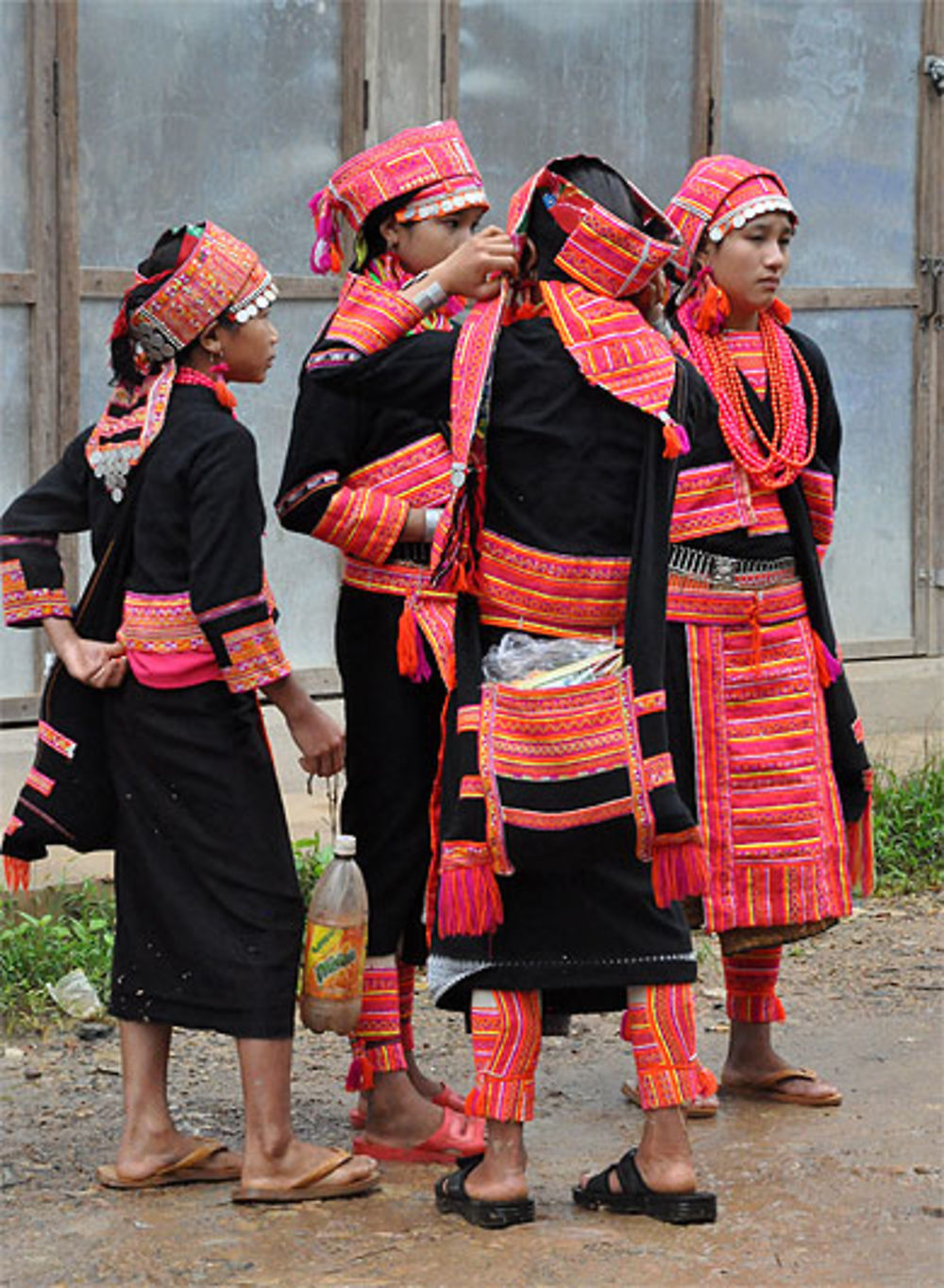 Groupe de jeunes femmes Ko Pala