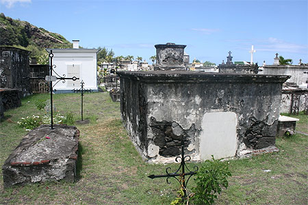 Cimetière marin de Saint-Paul (La Réunion) Cimetière marin de Saint-Paul (La Réunion)