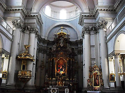 Cerkev sv. Trojice : intérieur