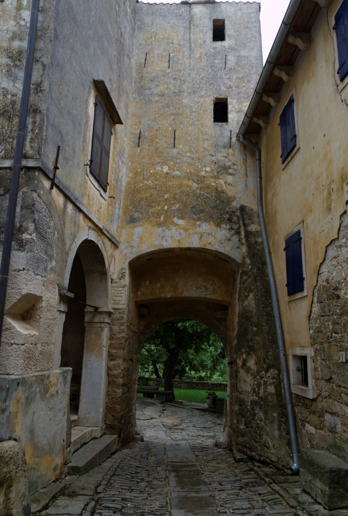 Dans les rues de Groznjan Dans les rues de Groznjan