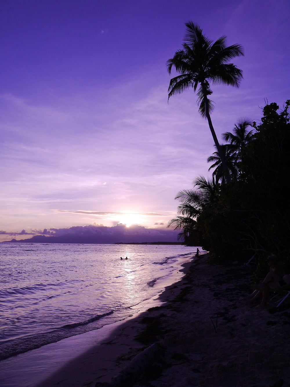 Coucher de soleil sur la plage de Bois Jolan