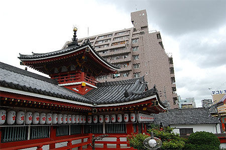 Temple Osu Kannon en centre ville de Nagoya