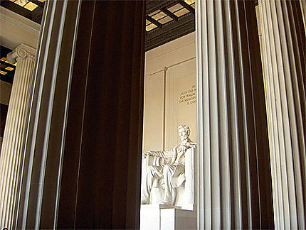Lincoln à travers les colonnes
