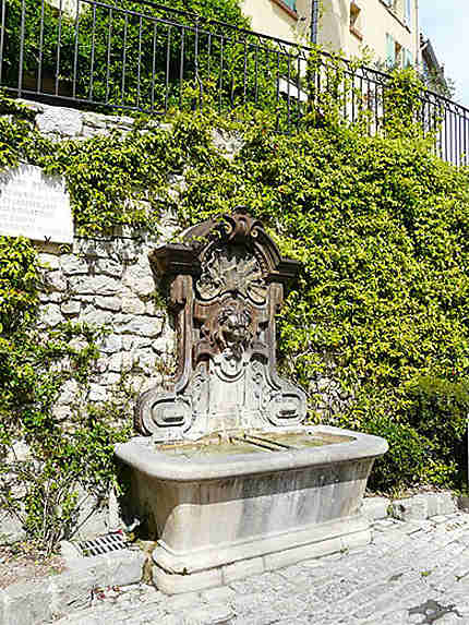 Fontaine du vieux village