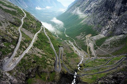 Lever du jour sur la Route des Trolls, Norvège