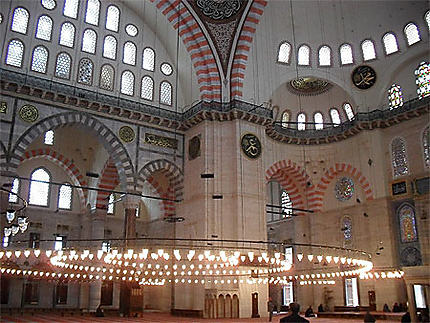 A l'intérieur de la mosquée de Soliman