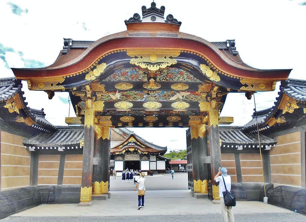 Porte du palais de Ninomaru