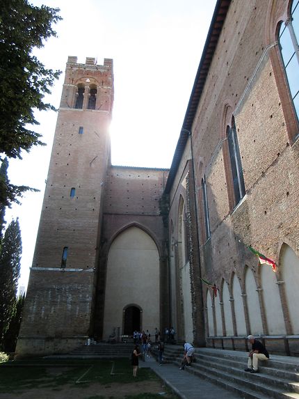 Basilique Cateriniana di San Domenico, Toscane