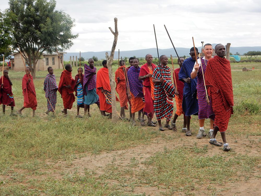 APRES-MIDI EXCEPTIONNEL CHEZ LES MAASAI