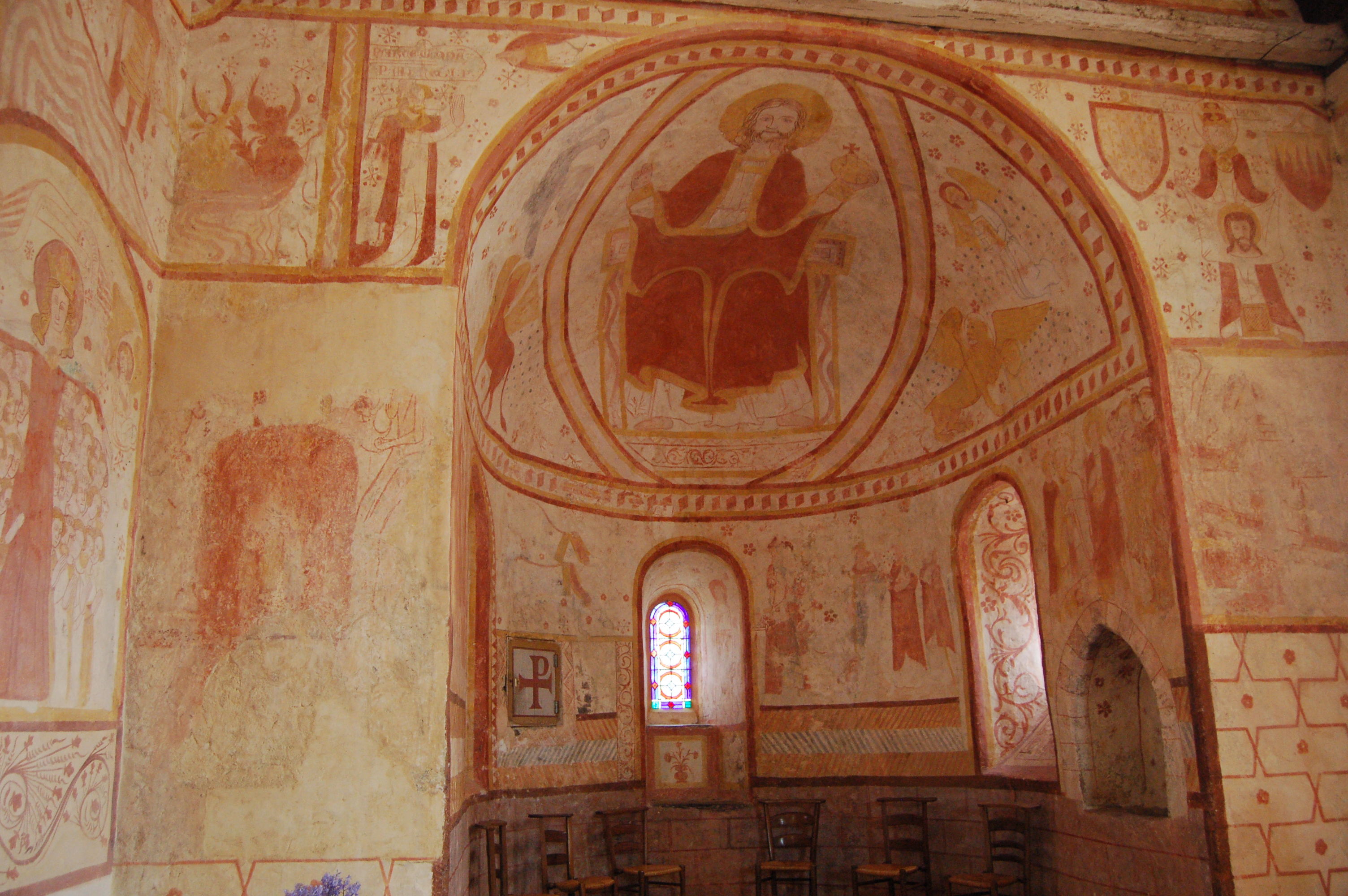Intérieur de l'église de Saint-Céneri le Gérei