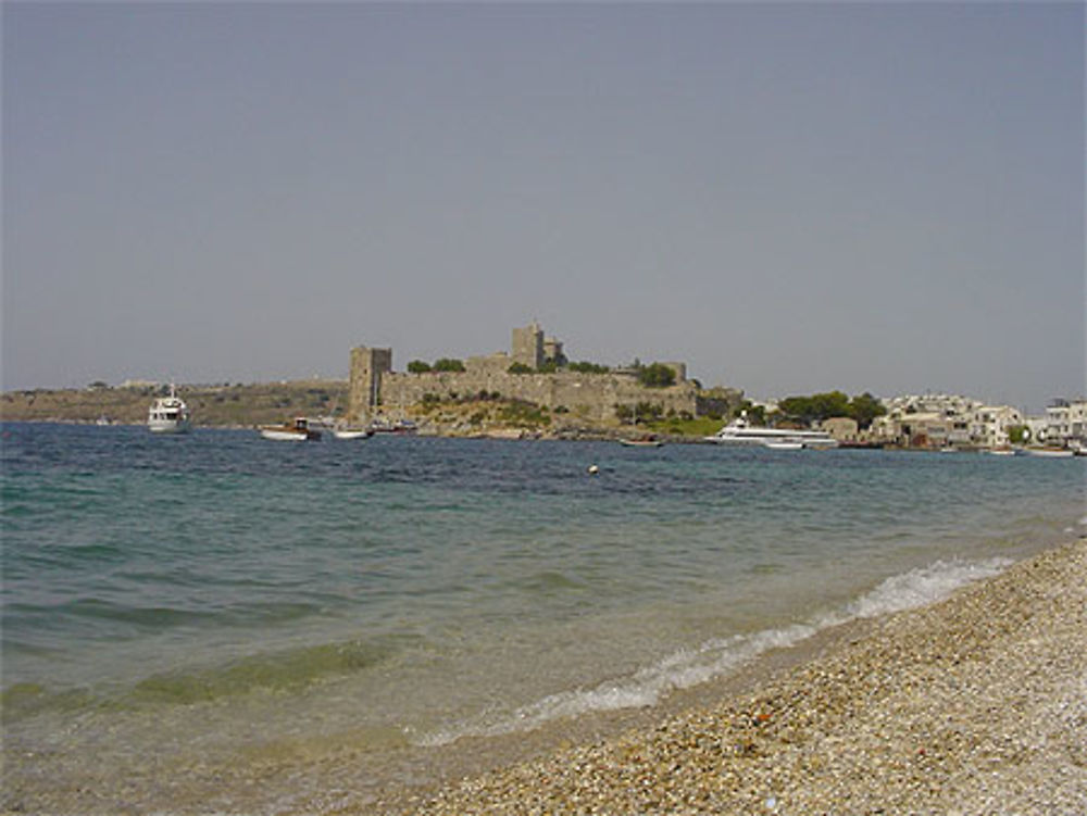 Vue de la plage et du château Saint-Pierre