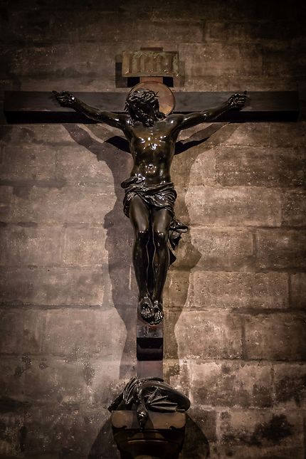 Notre-Dame de Paris, Jésus sur la croix