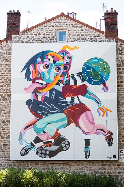 St-Etienne - Street art de Chamizo "Planet Foot"
