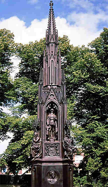 La statue de Heinrich Rubenow