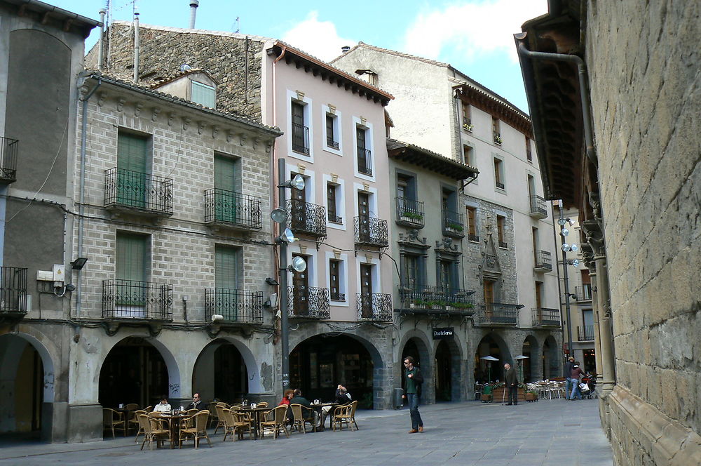 Jaca, rue pittoresque dans la vieille ville