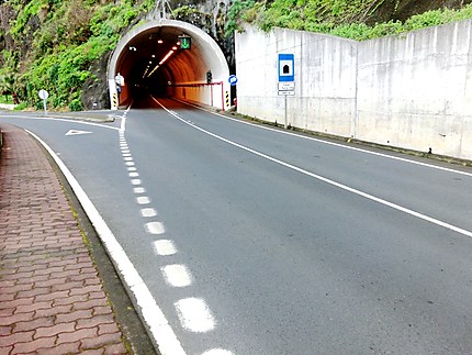 Tunnel Terra Chà (491 mètres)