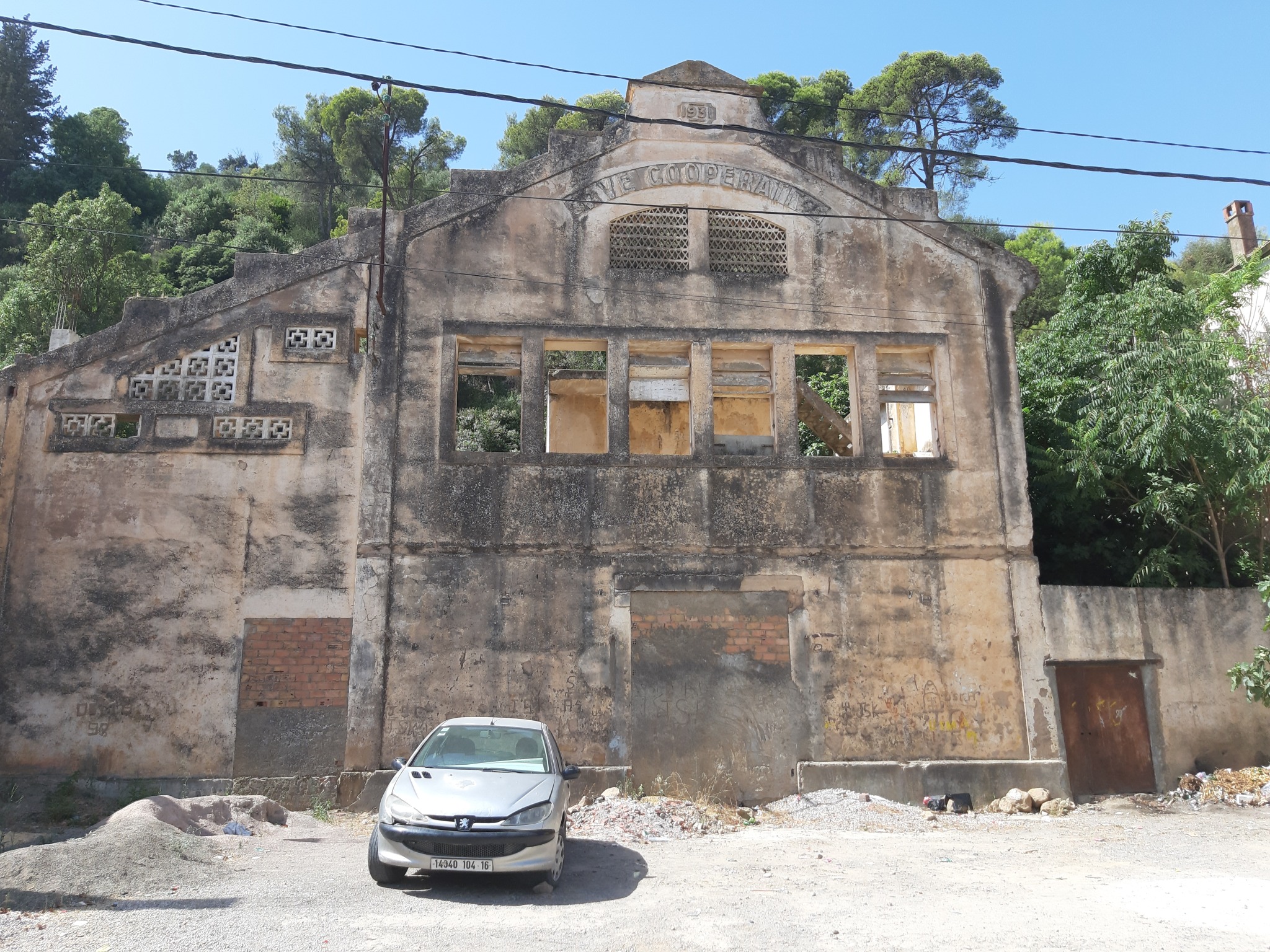 Ancienne bâtisse Française à Tizi Gheniff Ancienne bâtisse Française à Tizi Gheniff