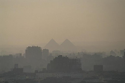 Pyramides de Ghizé vues du Caire