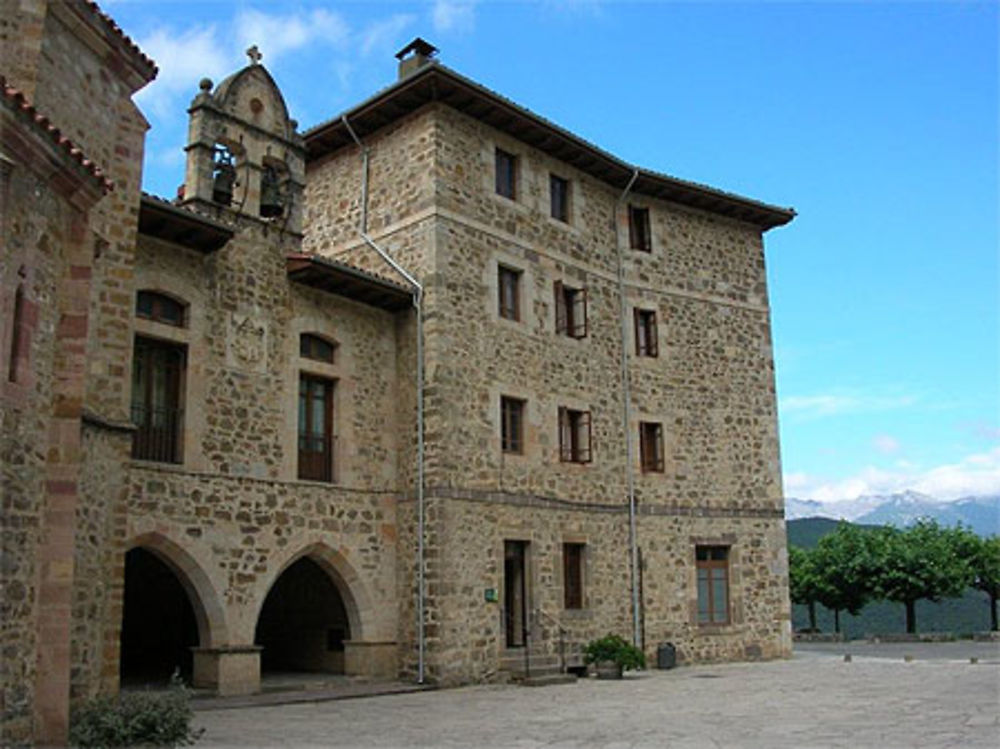 Lieu saint au milieu des montagnes