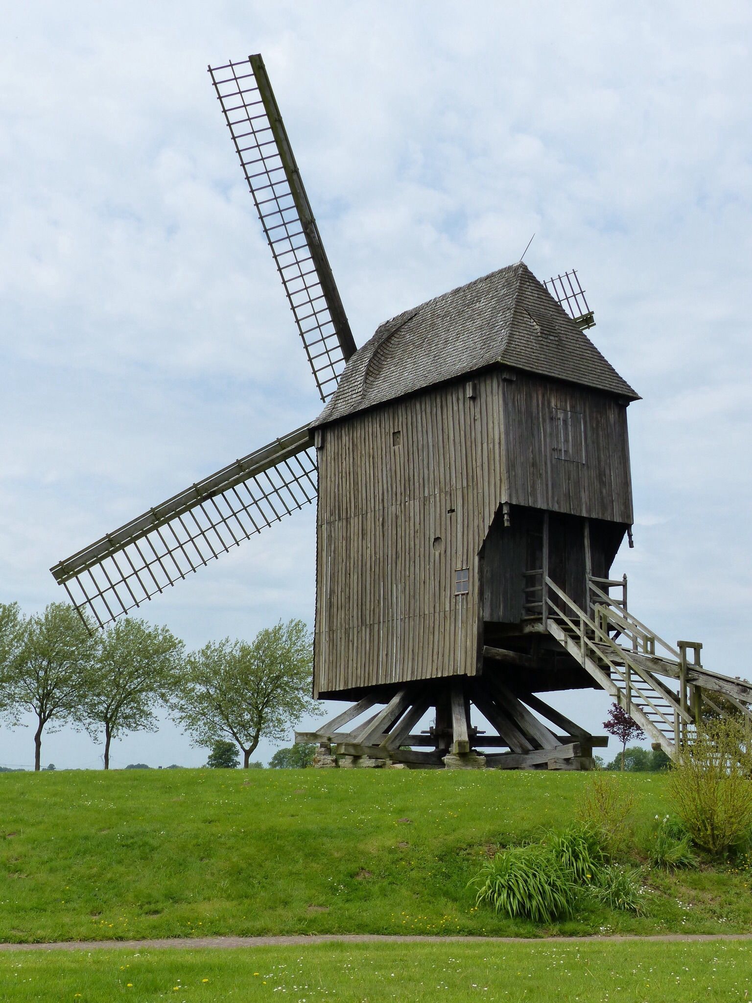 Remarquable moulin en bois de 1739