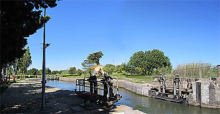 Canal du Midi : Ecluse de Bagnas
