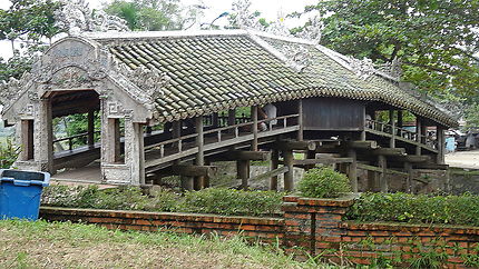Pont couvert de Thanh Toan