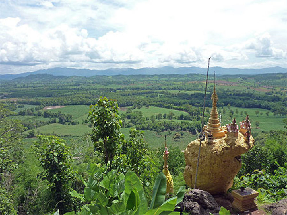 Le Wat Phra That Doi Din Kiu, près de Mae Sot