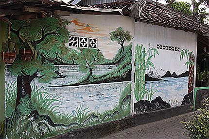 Fresque dans une ruelle près du Palais