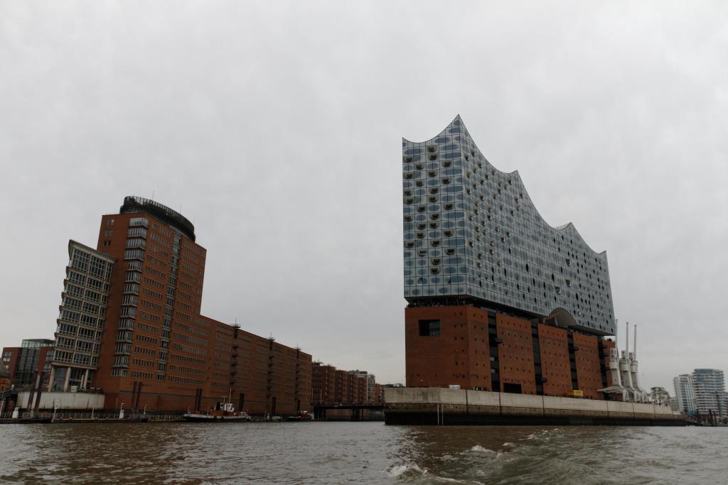 En remontant l'Elbe, HafenCity En remontant l'Elbe, HafenCity