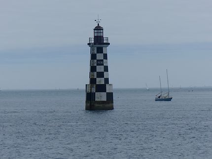 Le phare à l'île Tudy