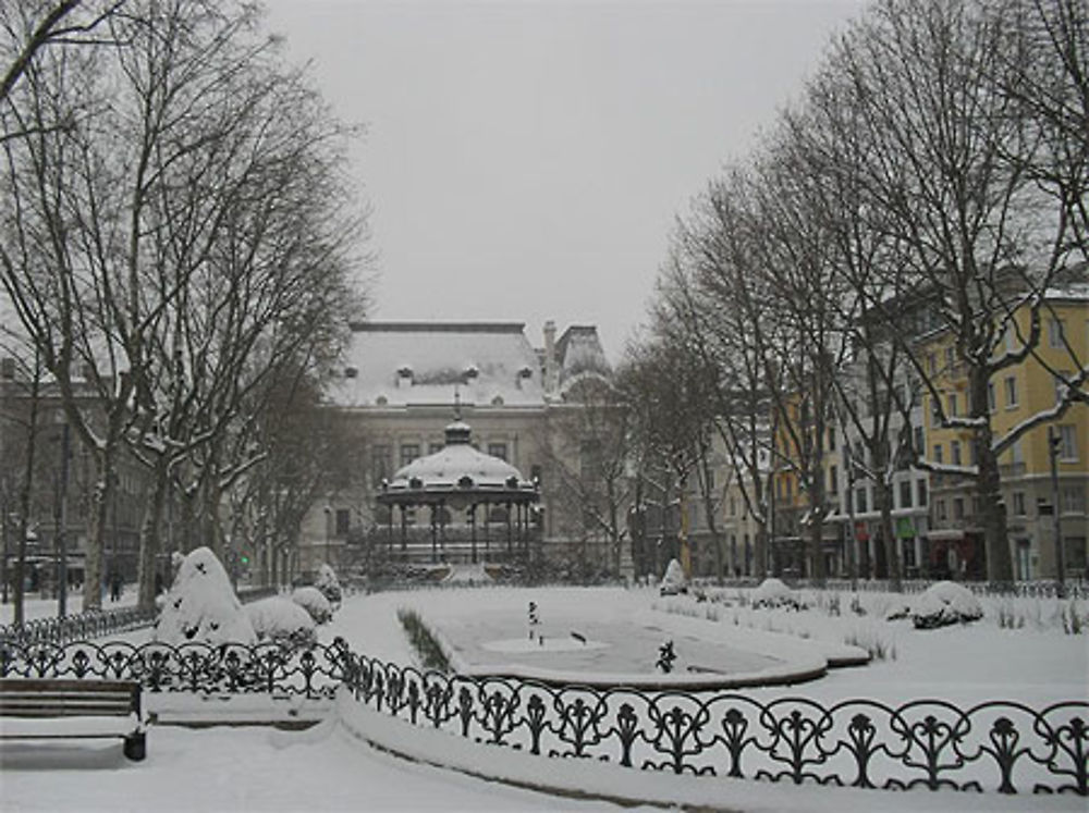 Place Jean-Jaurès