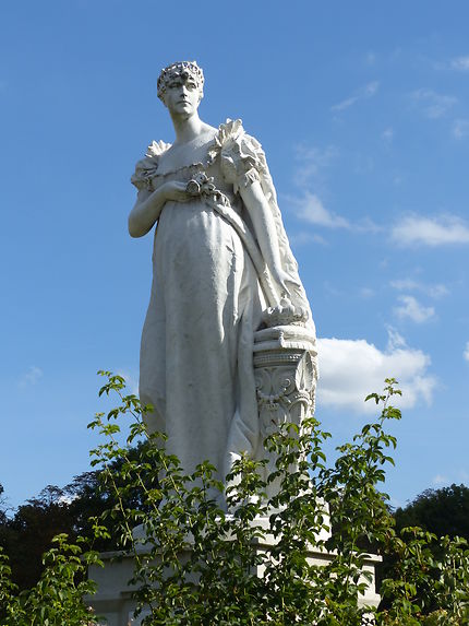 Statue de l'Impératrice Joséphine, Rueil-Malmaison