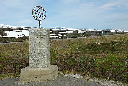 La stèle du cercle polaire norvégien