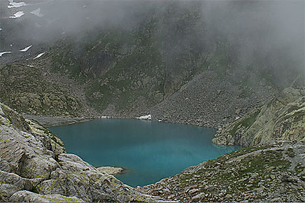 Lac Blanc dans le brouillard, 2300 m d'altitude