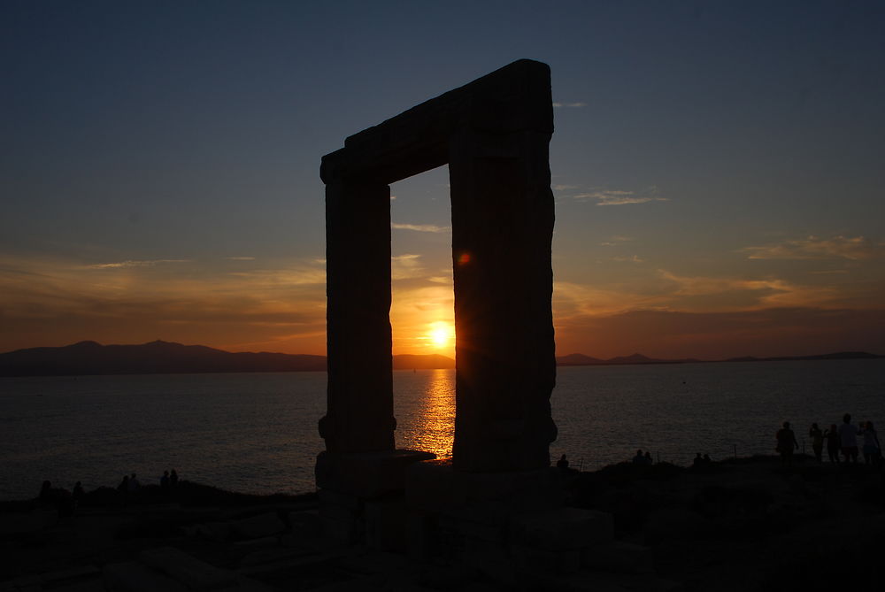 Coucher de soleil au temple d'Apollon Portara