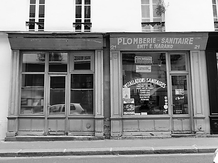 Vieilles boutiques rue Amélie