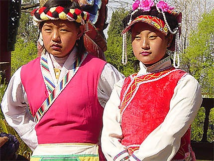 Femmes Yunnan Costumes traditionnels 
