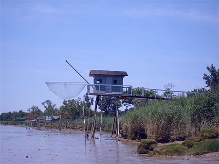 Pêcherie sur les bords de la Garonne Pêcherie sur les bords de la Garonne