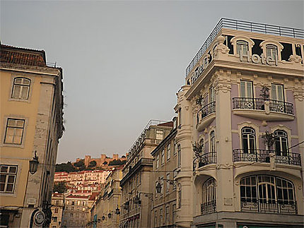 Château vu de la Praça Dom Pedro IV