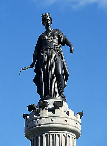 Statue de la Déesse, Grand'Place, Lille