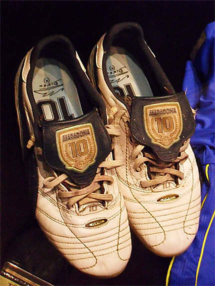 Une paire de chaussures de Maradona !