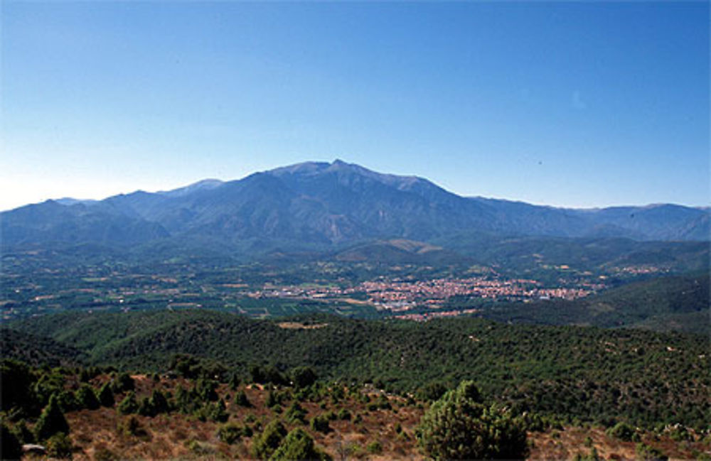 Prades au pied du mont Canigou