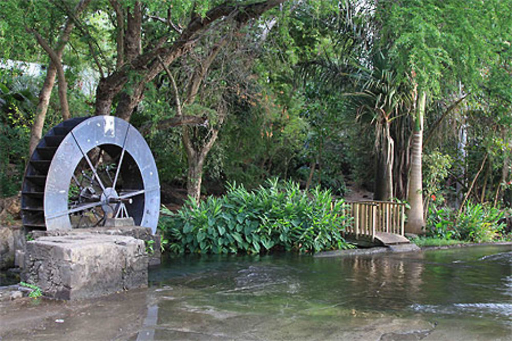 Le Moulin à eau du Tour des Roches