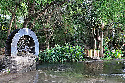 Le Moulin à eau du Tour des Roches