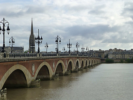 Vieux pont de Bordeaux